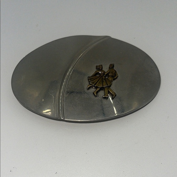 Silver Oval Belt Buckle with Dancing Couple Design vintage - Picture 1 of 5